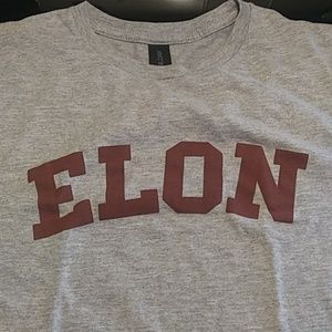 ❤️Gildan graphic tee❤️